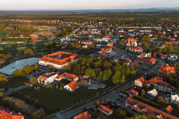 Sztuka blisko nas: warsztaty i wykłady o Wajdzie, Czapskim i innych w Niepołomicach