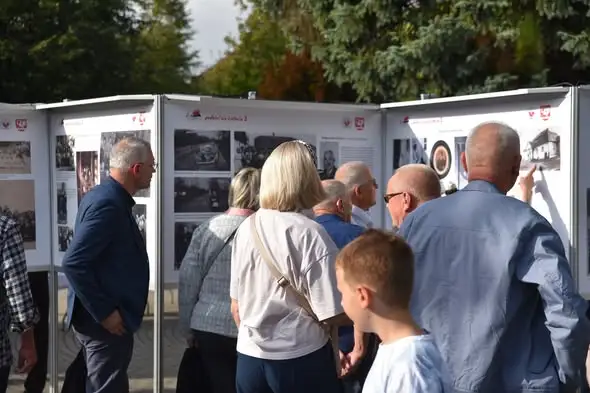 Gdów: archiwalne fotografie z rodzinnych albumów znów na Rynku