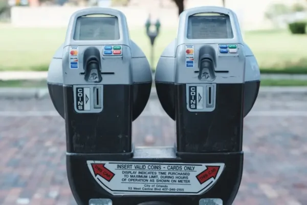 Nowe parkomaty w Wieliczce – sprawdź, jak działają i gdzie je znajdziesz